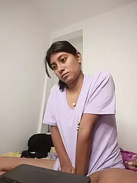 YeseniaRodriguez3's cam snapshot