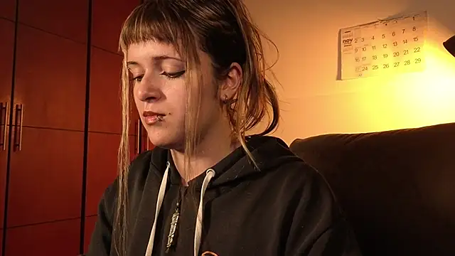 NEXT_DOOR_GIRL_'s cam snapshot