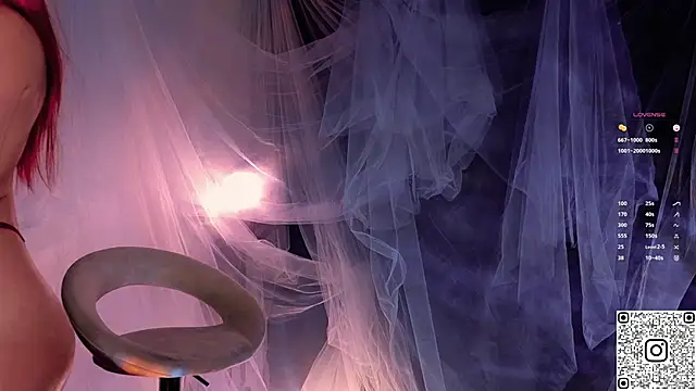 GildedKitten live sex cam