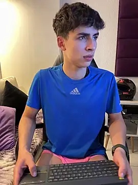AdrianRinaldi live sex cam