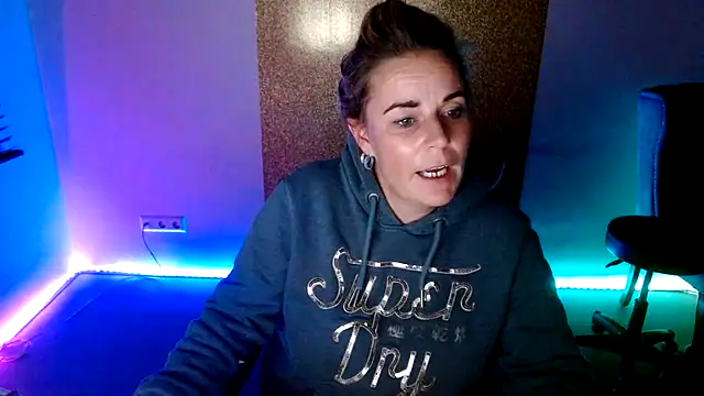 MystiqueMaven's cam snapshot