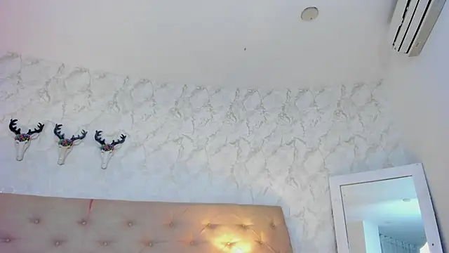 AuroraMiiller's cam snapshot