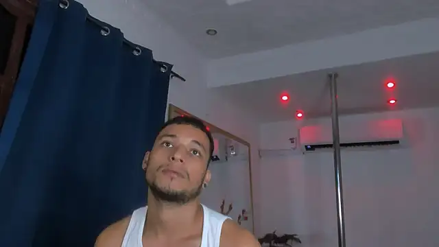 Fernanda_brown18's cam snapshot