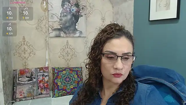 Amelie_Bakerr_'s cam snapshot