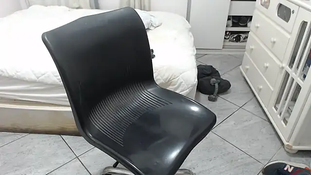 MysterBearMG live sex cam