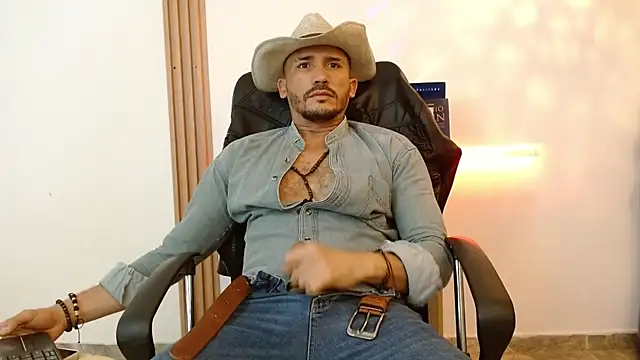 Reiko_85_ live sex cam