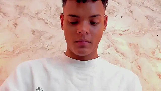 Valentino_Thompson live sex cam