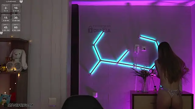 ManiFreyja's cam snapshot