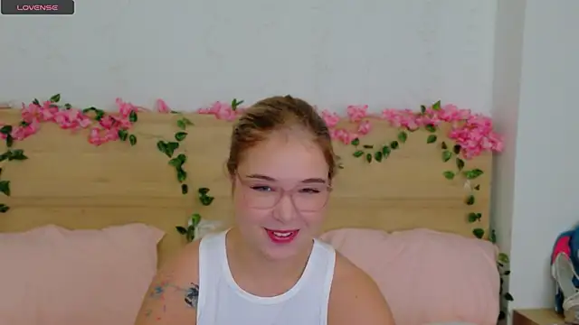 Lilith_Bonheur's cam snapshot