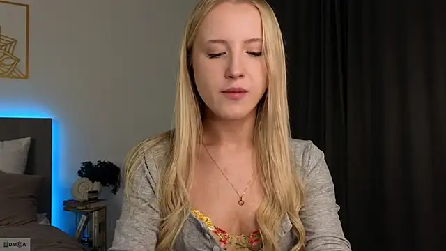 adele_armass's cam snapshot