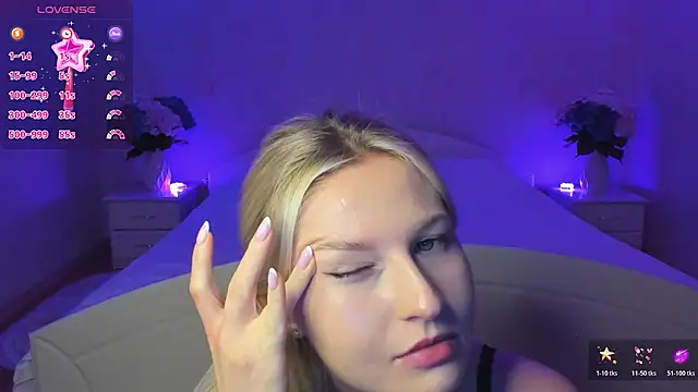 Julie_Blaze's cam snapshot