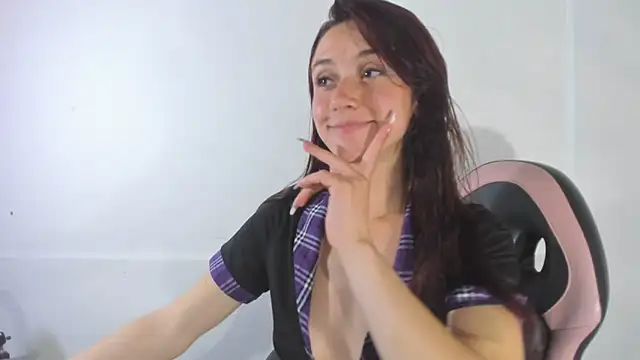 Amy_Kobold3's cam snapshot