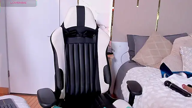 Jadeh_Williams02's cam snapshot