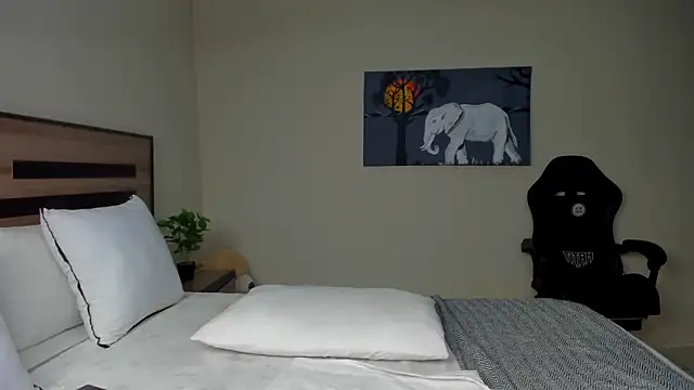 Renee-18 live sex cam