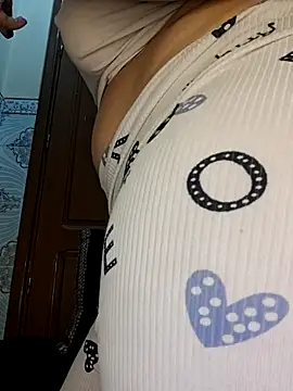 -Zina's cam snapshot