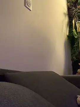 GoldenPussy1329's cam snapshot