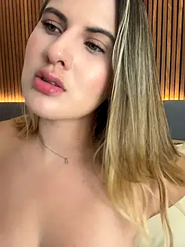 EmiilyAdams_'s cam snapshot