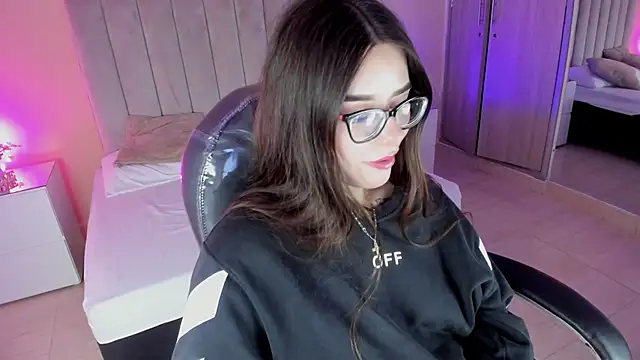 Charlotte_Olsen_'s cam snapshot