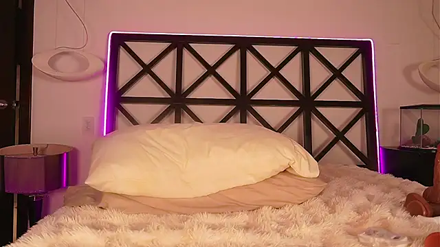 LunaMystyque live sex cam