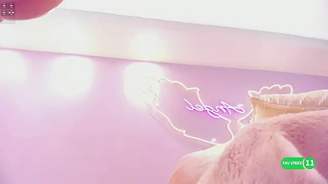 tinnymonroe's cam snapshot