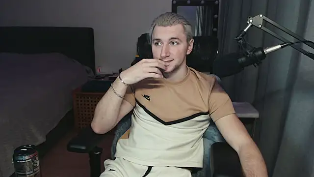 Elvin_Vaenight's cam snapshot