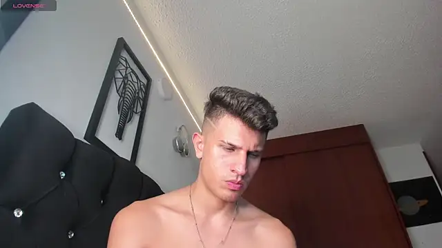 kevin_ahss live sex cam