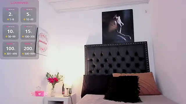 ScarlettVell live sex cam