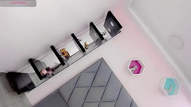 Amira_Ember live sex cam