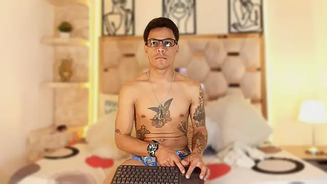 Andrew_Haalls's cam snapshot