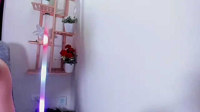 latiin_boy21's cam snapshot