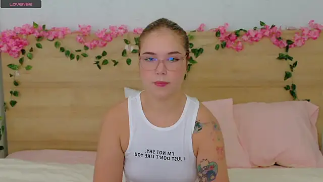 Lilith_Bonheur's cam snapshot