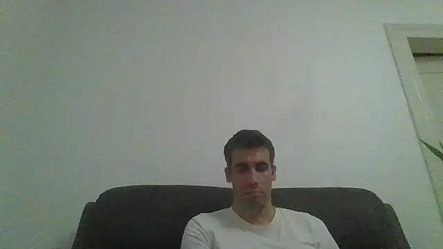 JulioIsHere4you's cam snapshot