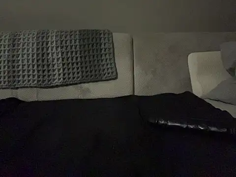 petuletra's cam snapshot