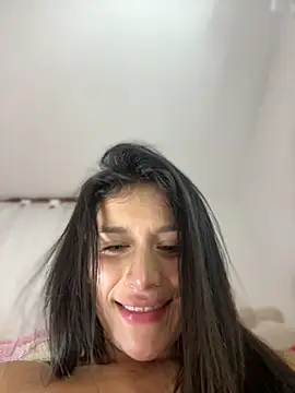 Emmily_19 live sex cam