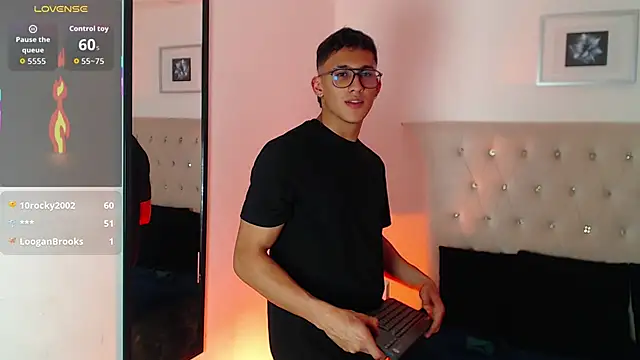 SalvadorFit live sex cam