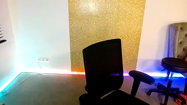 MystiqueMaven's cam snapshot