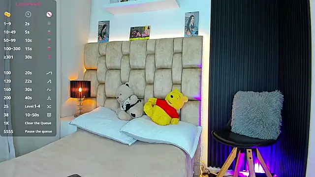 little_sophie18's cam snapshot