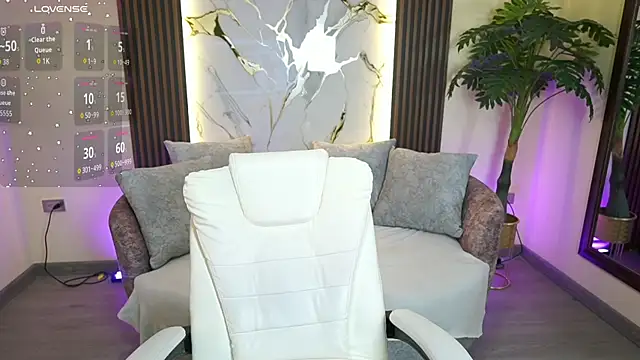 AlliceRouse's cam snapshot