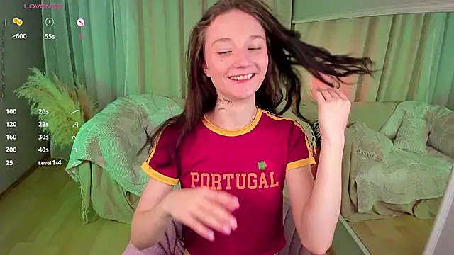 MilliMouse live sex cam