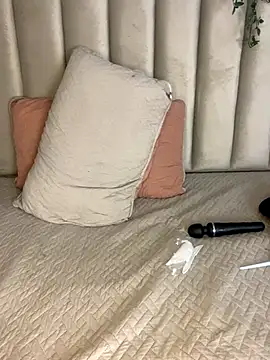 ivone_adams's cam snapshot