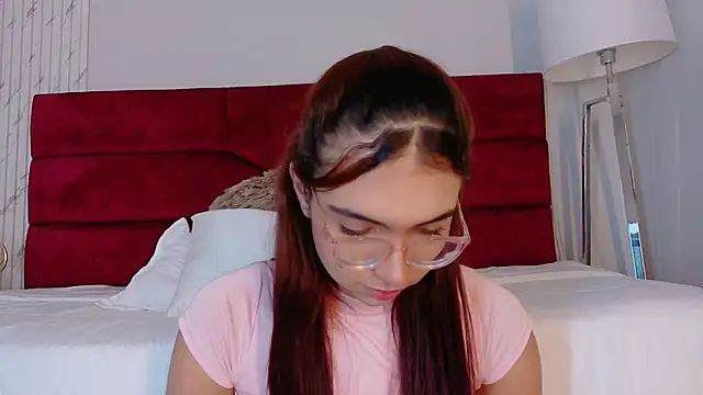 sara_saenz99 live sex cam