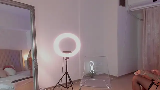 AprilHadid's cam snapshot