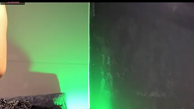 nicolvibes_212's cam snapshot