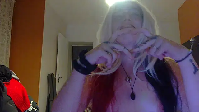 Psychosweety's web cam