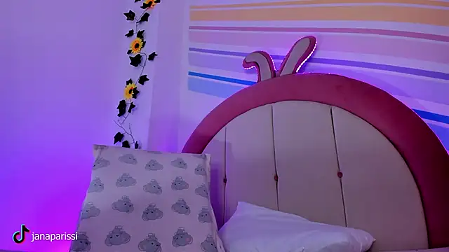 jana_parissi's cam snapshot