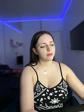 SweetBeeQueen's cam snapshot