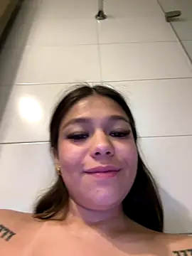 Alyshanon18 live sex cam