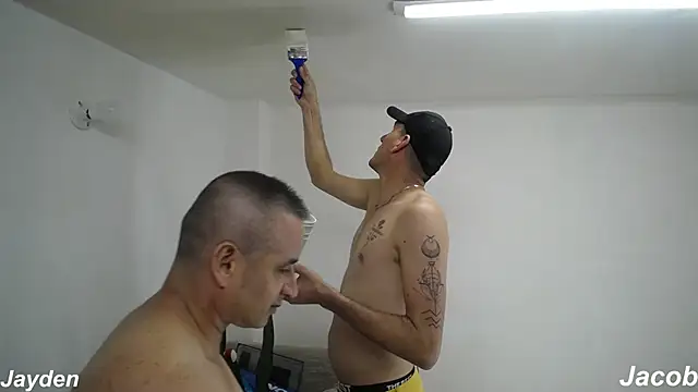 jayydenandjacob's cam snapshot