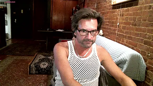 Johnny_Bottoms live sex cam