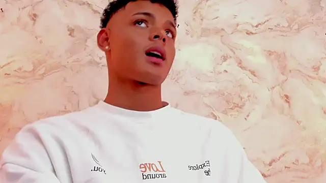 Valentino_Thompson's cam snapshot